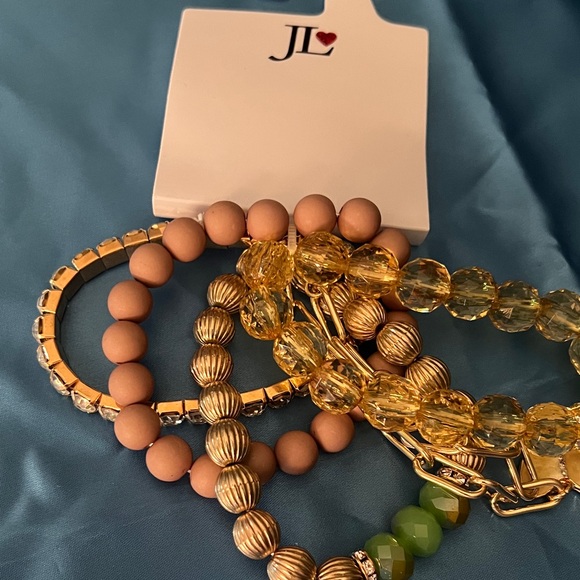 3/$18 Chic Gold and Brown Beaded Bracelet Set Lot 2052 - Picture 5 of 7